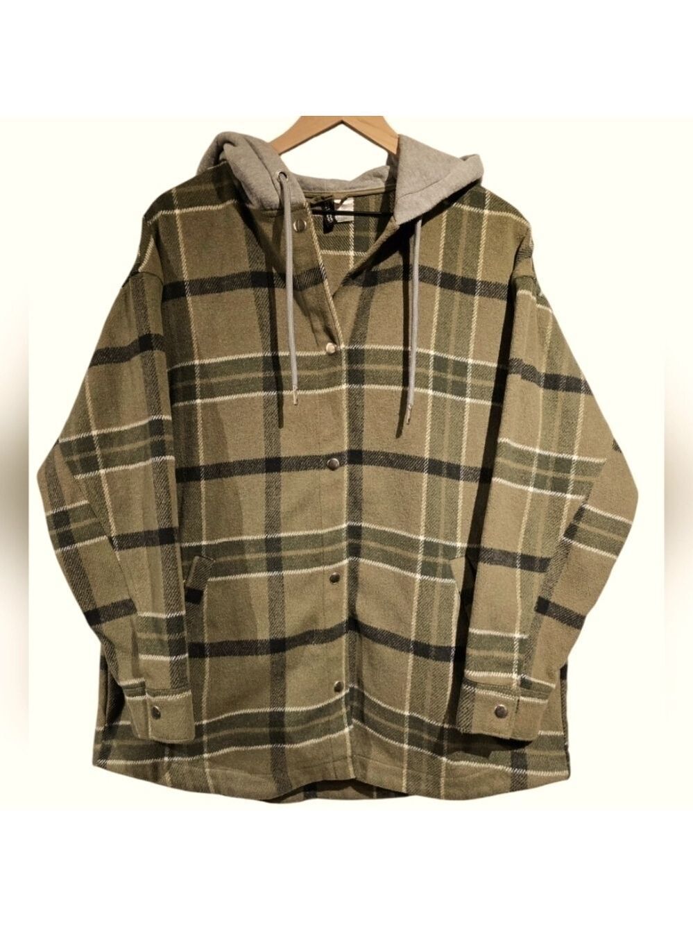 H&M DIVIDED plaid flannel shacket hoodie xs